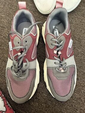 Steve Madden Dusty Pink and Gray Chunky Sneakers